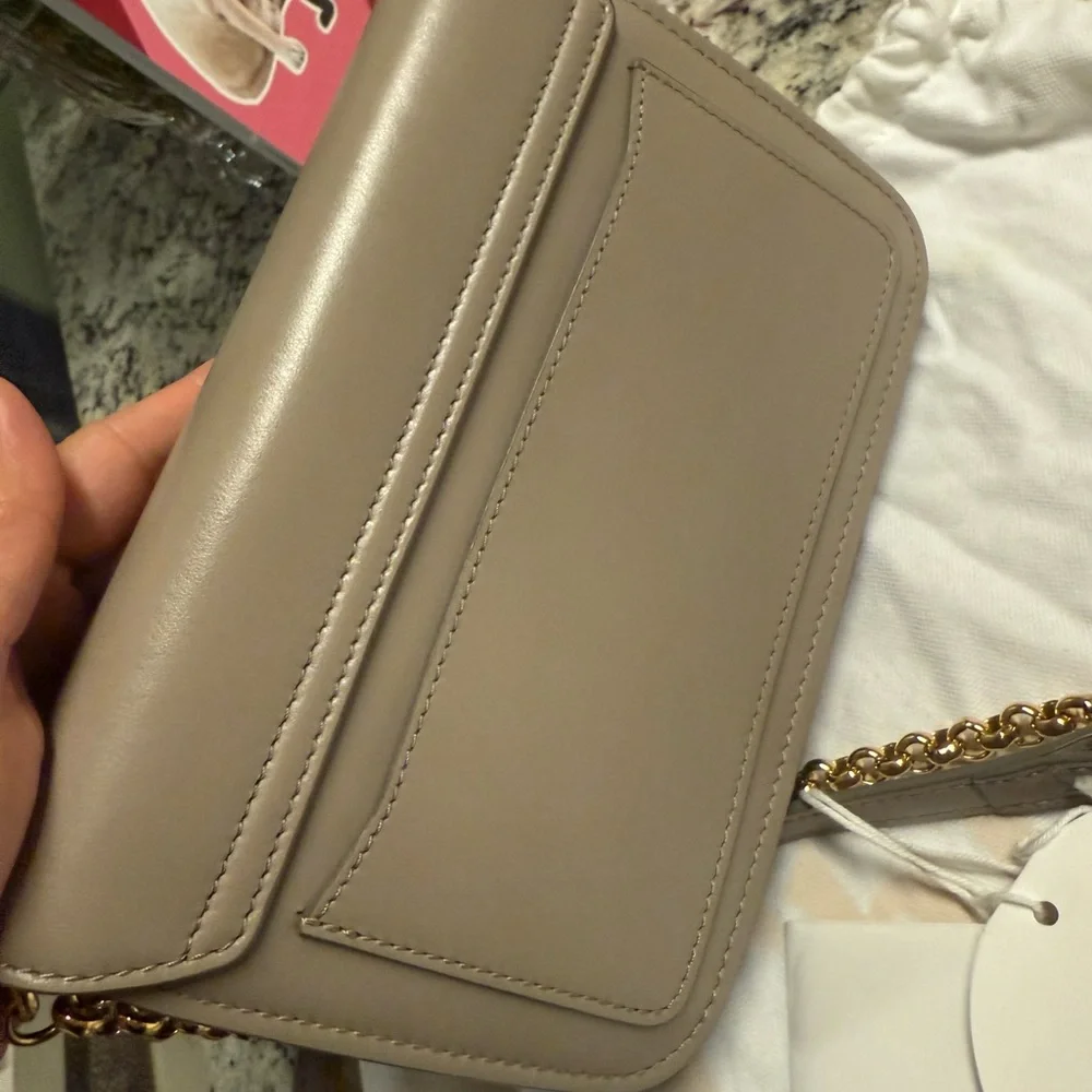 Chloé - Picture 4 of 14